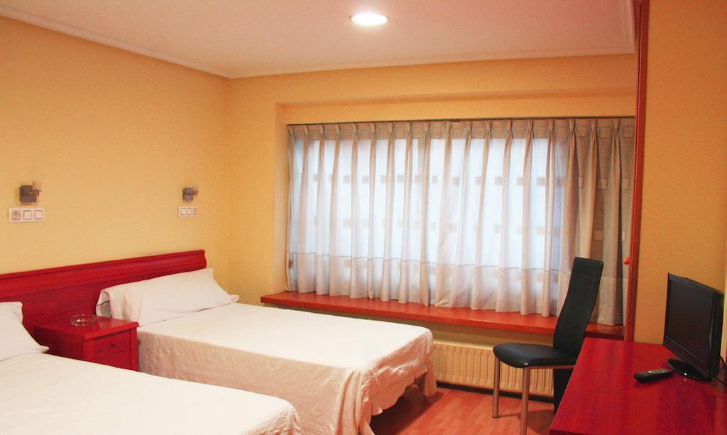 Hostal Álvarez Oviedo Cameră foto